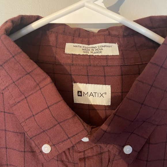 Matix XL button up - Picture 3 of 5